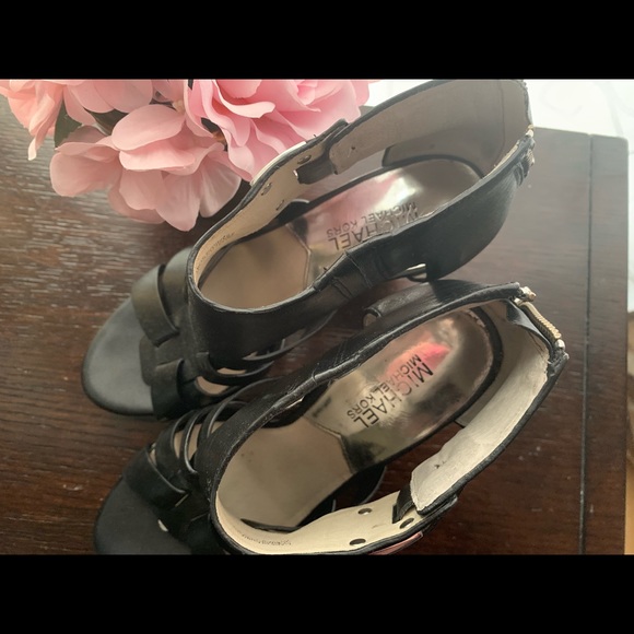 Michael kors heels - Picture 5 of 8